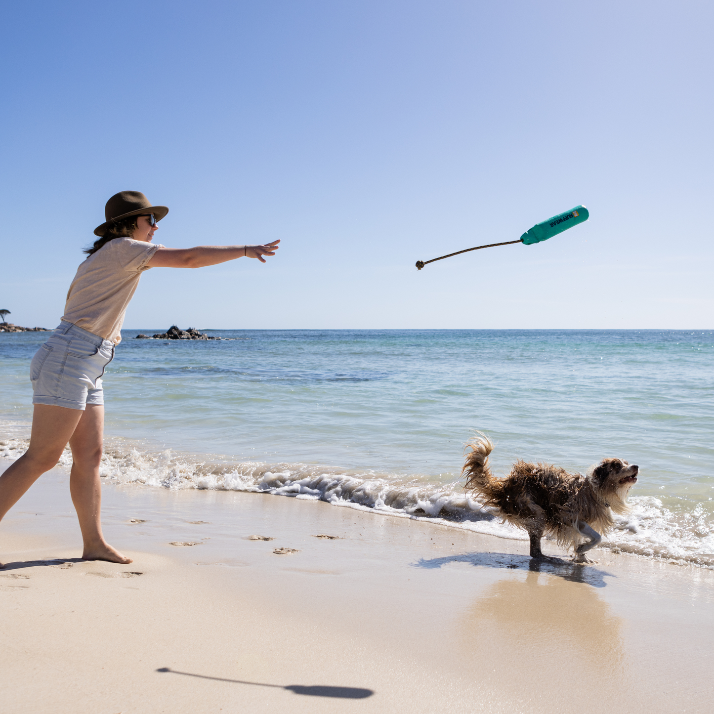 Lunker™ Floating Throw Toy
